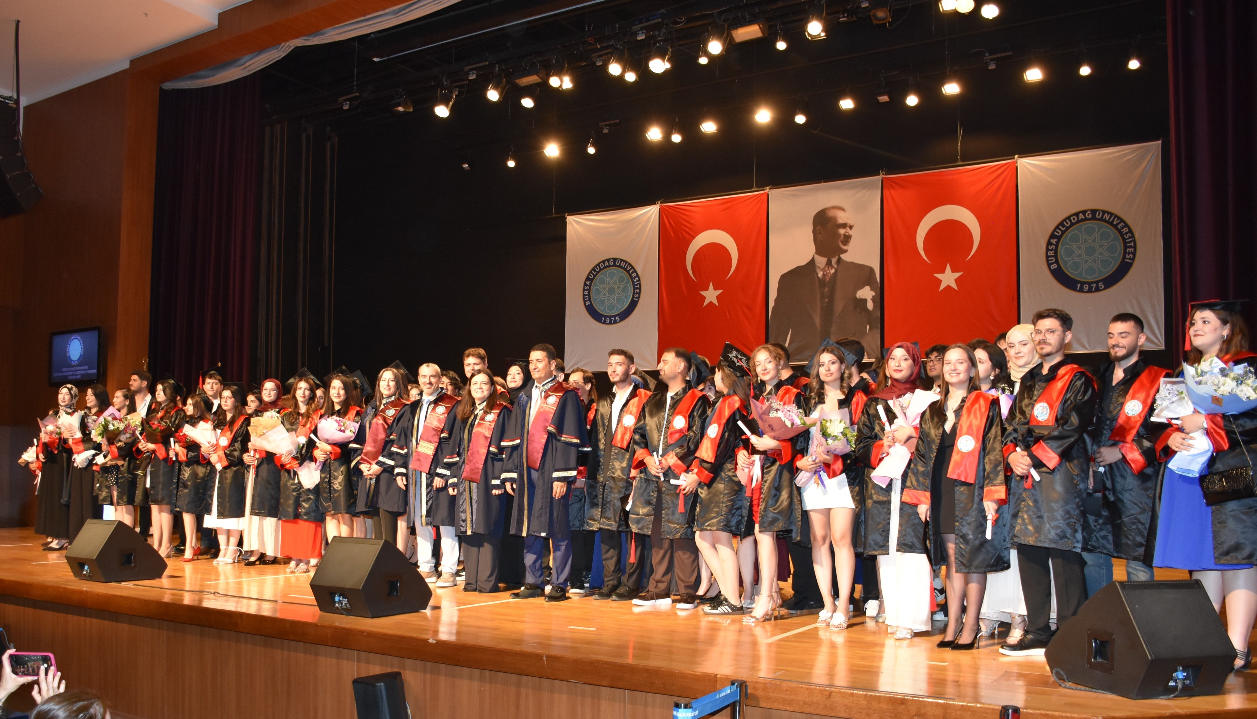 MESLEK YÜKSEKOKULUMUZDA 2026 MEZUNİYET SEVİNCİ